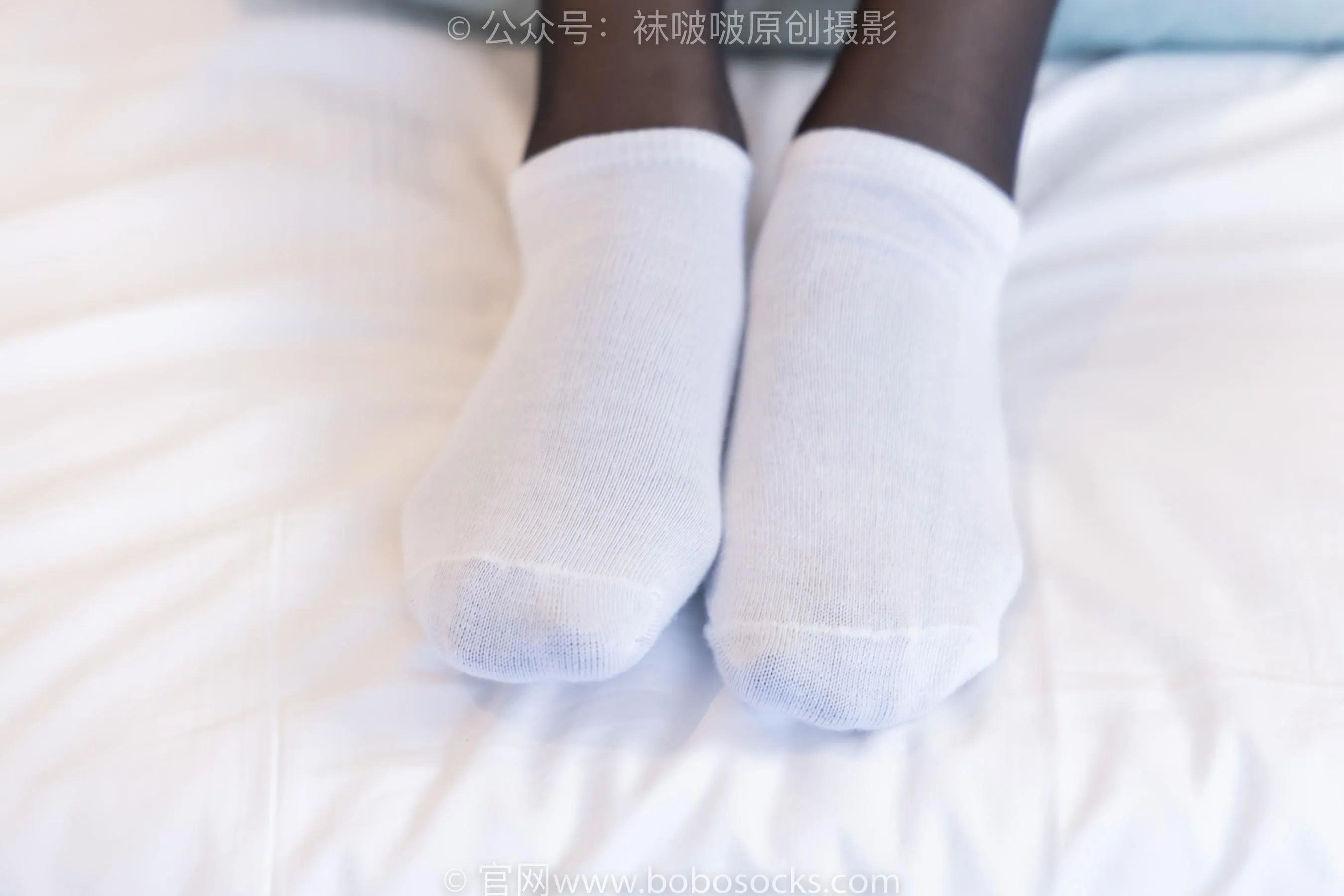 [BoBoSocks袜啵啵]NO.208 小沫-红色匡威板鞋、短筒白棉袜、黑丝[24] [45P]插图9